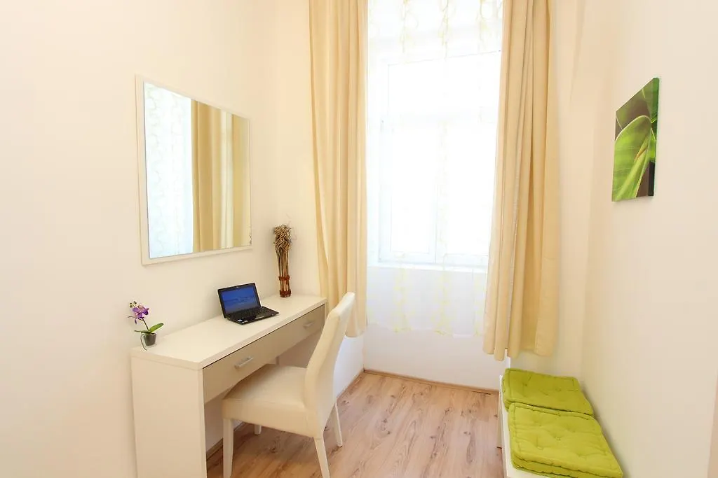 Checkvienna - Czerningasse Hotel Apartment Vienna